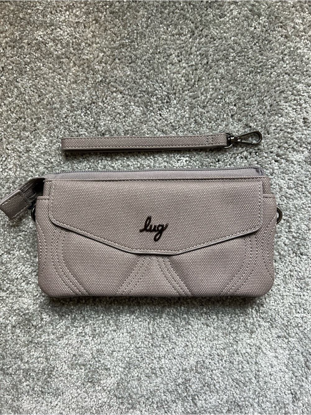 Lug Blitz pearl gray Matt luxe wristlet NWOT